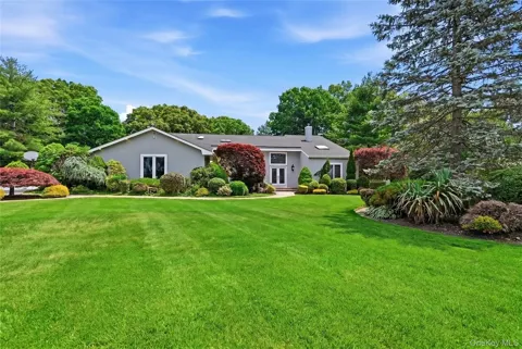 4 Laurelwood Court