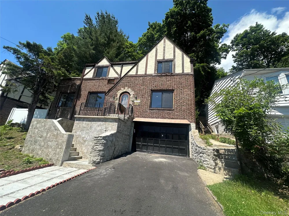 55 Brookdale Drive Yonkers, NY 10710