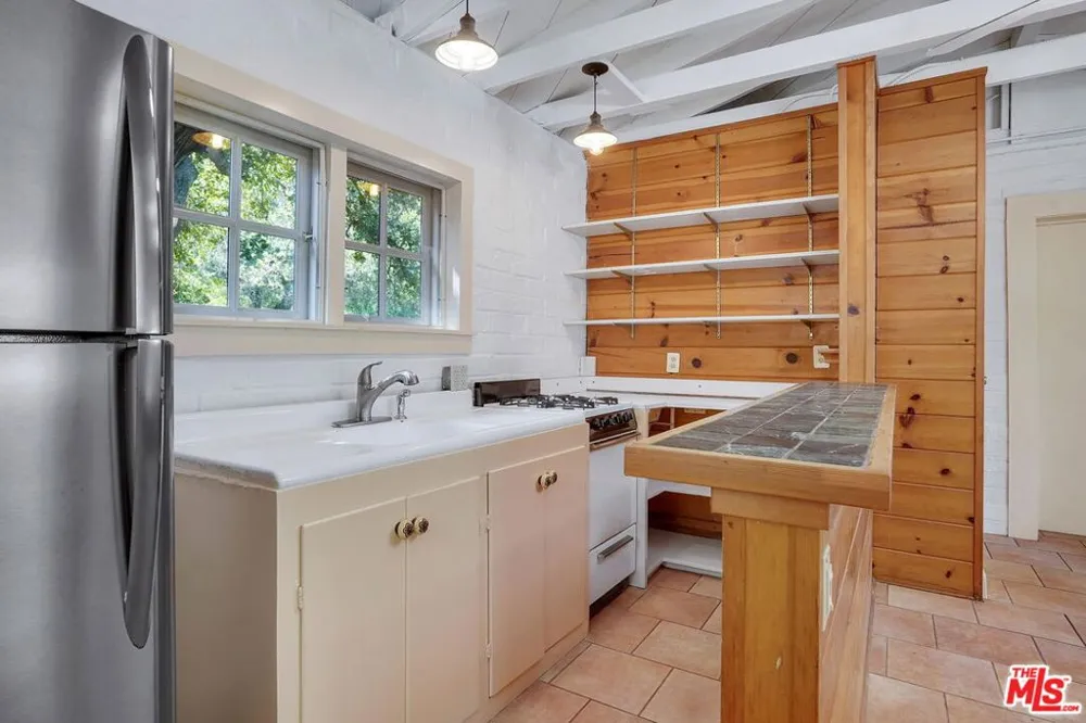 21652 Encina Road Topanga, CA 90290