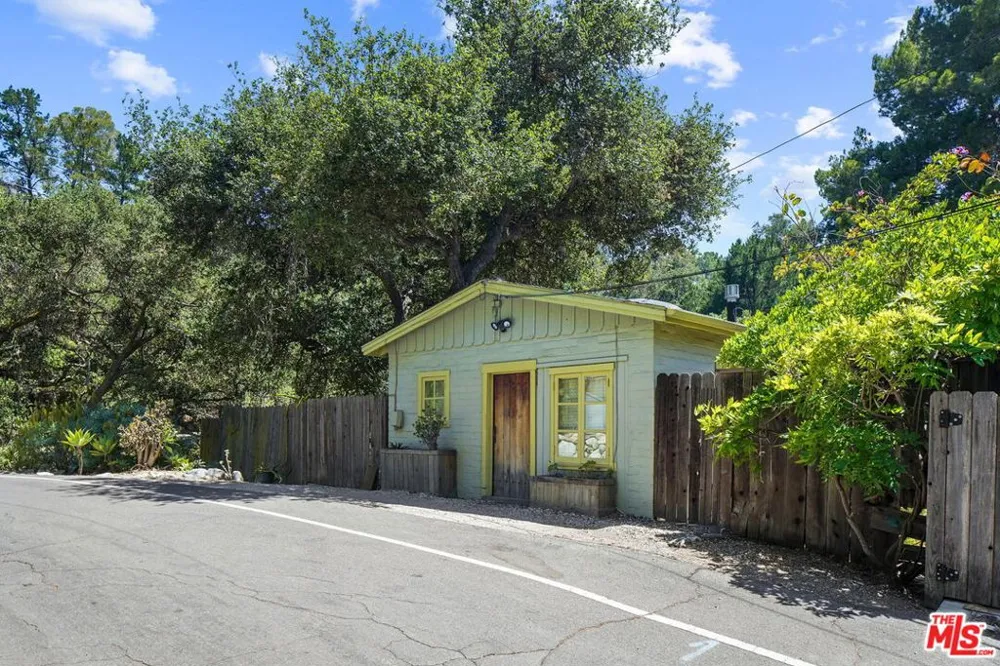 21652 Encina Road Topanga, CA 90290