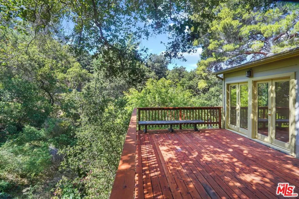 21652 Encina Road Topanga, CA 90290