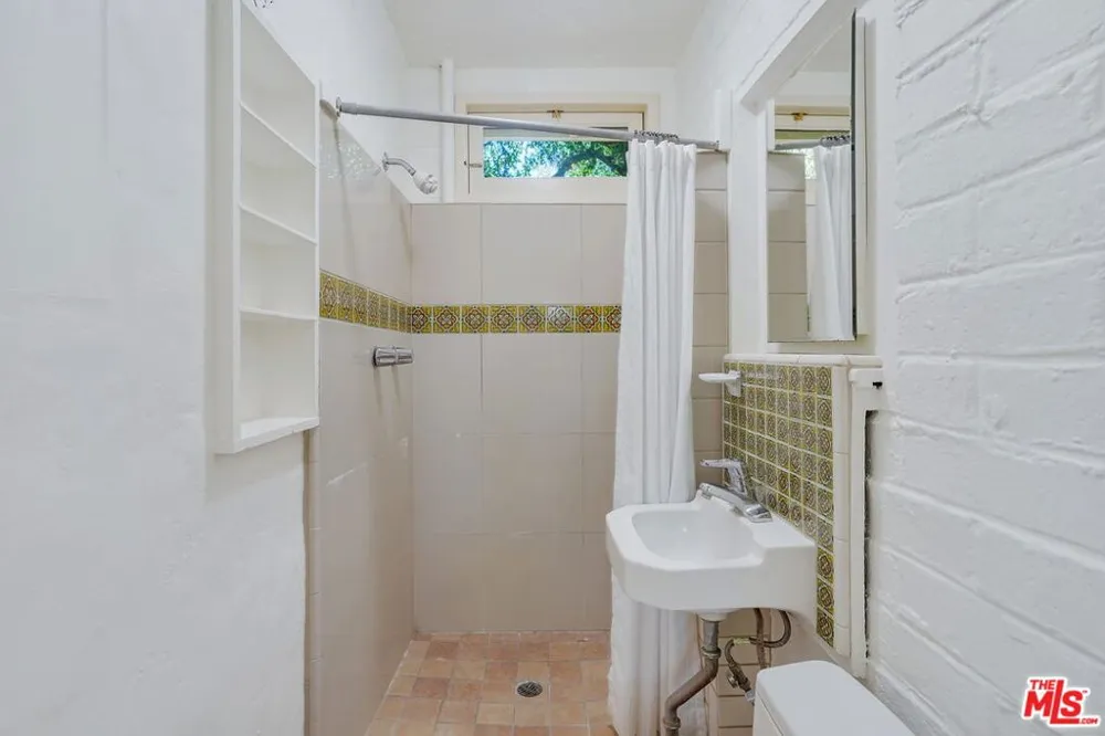 21652 Encina Road Topanga, CA 90290