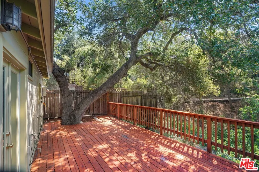 21652 Encina Road Topanga, CA 90290