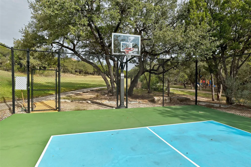 18905 Leisure Lane Jonestown, TX 78645