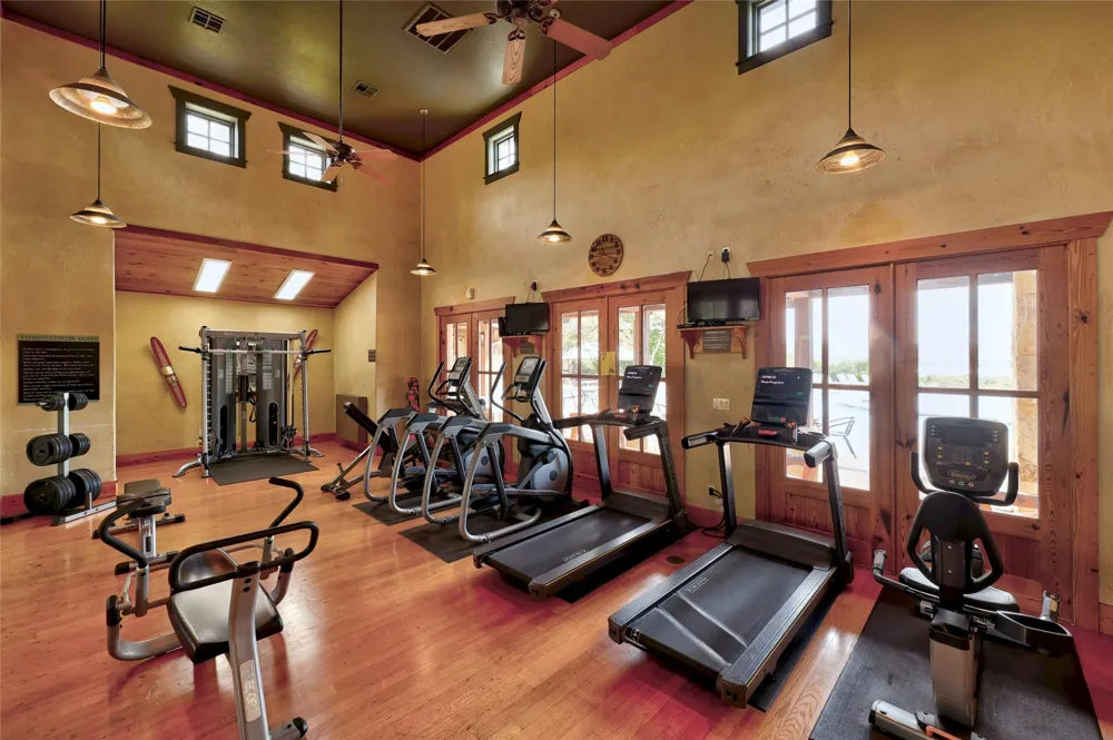 18905 Leisure Lane Jonestown, TX 78645