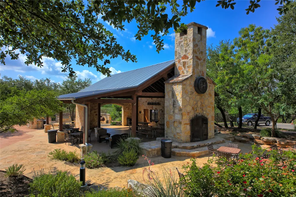 18905 Leisure Lane Jonestown, TX 78645