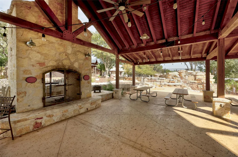 18901 Leisure Lane Jonestown, TX 78645
