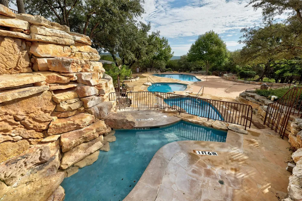 18901 Leisure Lane Jonestown, TX 78645