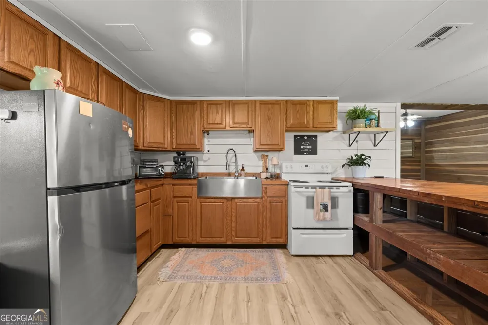 1877 Delhi RD Tignall, GA 30668