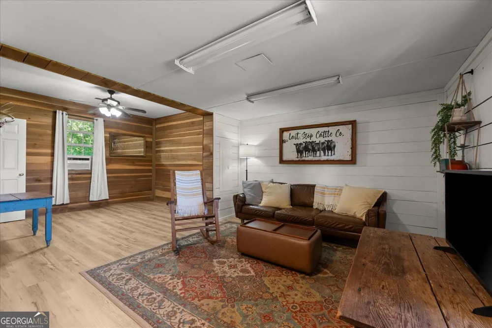 1877 Delhi RD Tignall, GA 30668