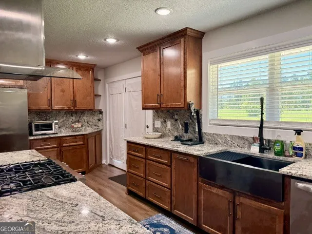 1102 Morgan RD Metter, GA 30439