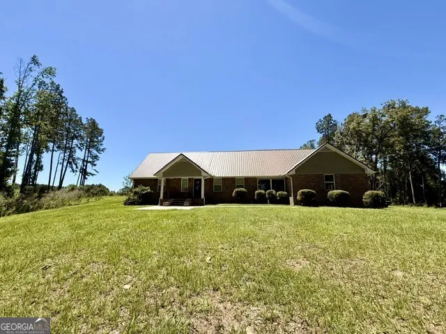 1102 Morgan RD Metter, GA 30439