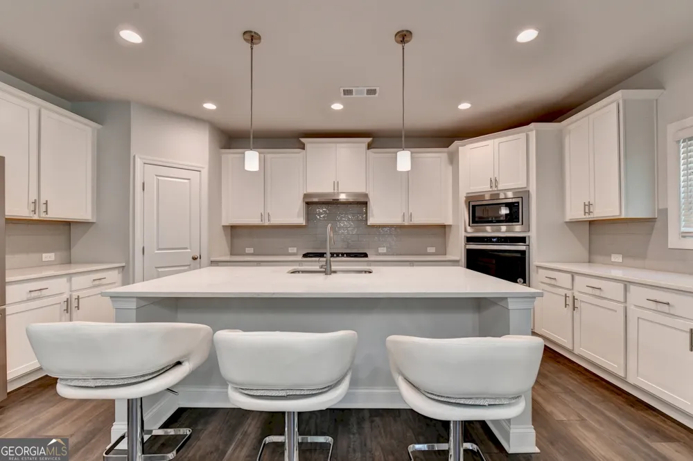 232 Wild Rose CIR Holly Springs, GA 30115