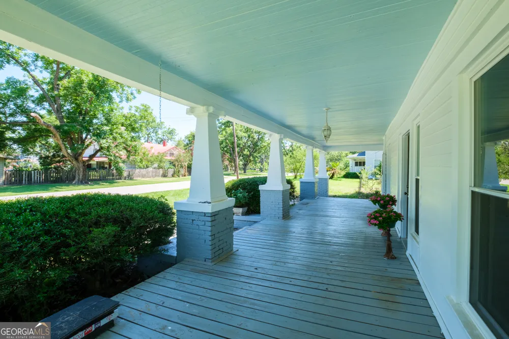 23 Warnock ST Register, GA 30452