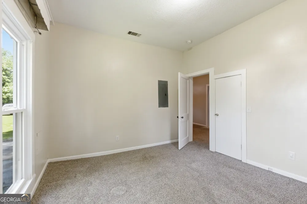 23 Warnock ST Register, GA 30452