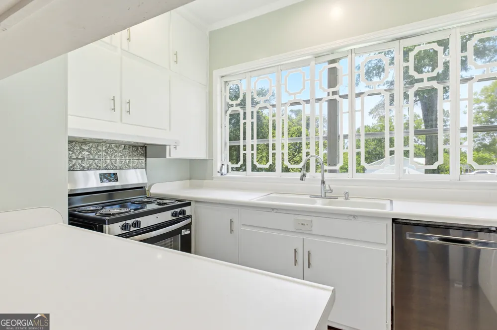 23 Warnock ST Register, GA 30452