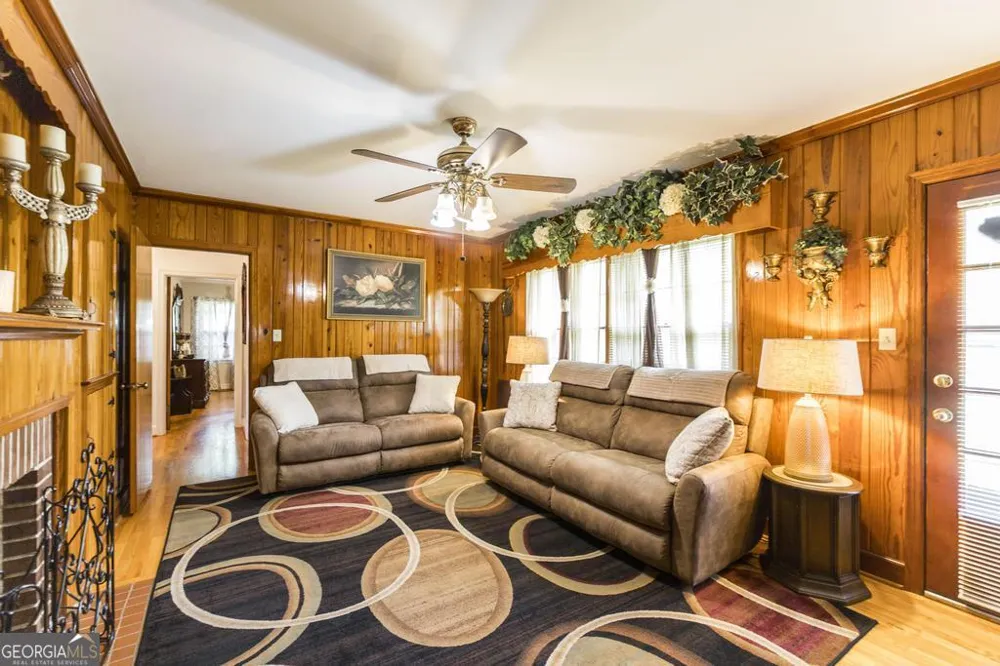 304 Broad ST Hawkinsville, GA 31036