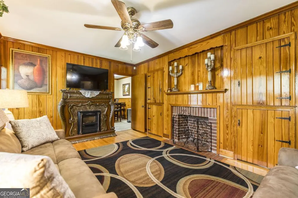 304 Broad ST Hawkinsville, GA 31036