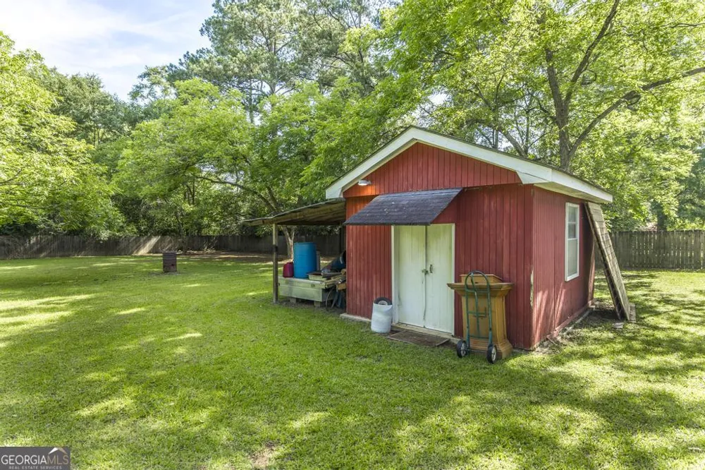 304 Broad ST Hawkinsville, GA 31036