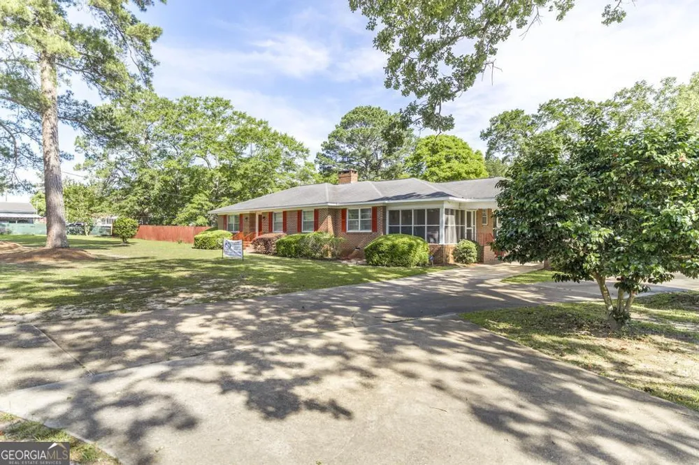 304 Broad ST Hawkinsville, GA 31036