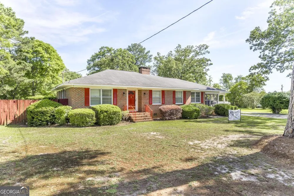 304 Broad ST Hawkinsville, GA 31036