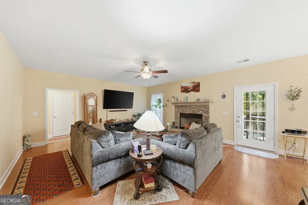 1089 N North Pointe DR Tignall, GA 30668