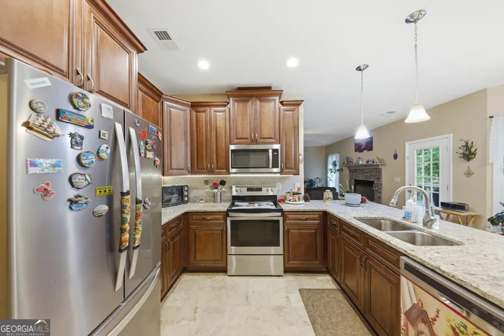 1089 N North Pointe DR Tignall, GA 30668