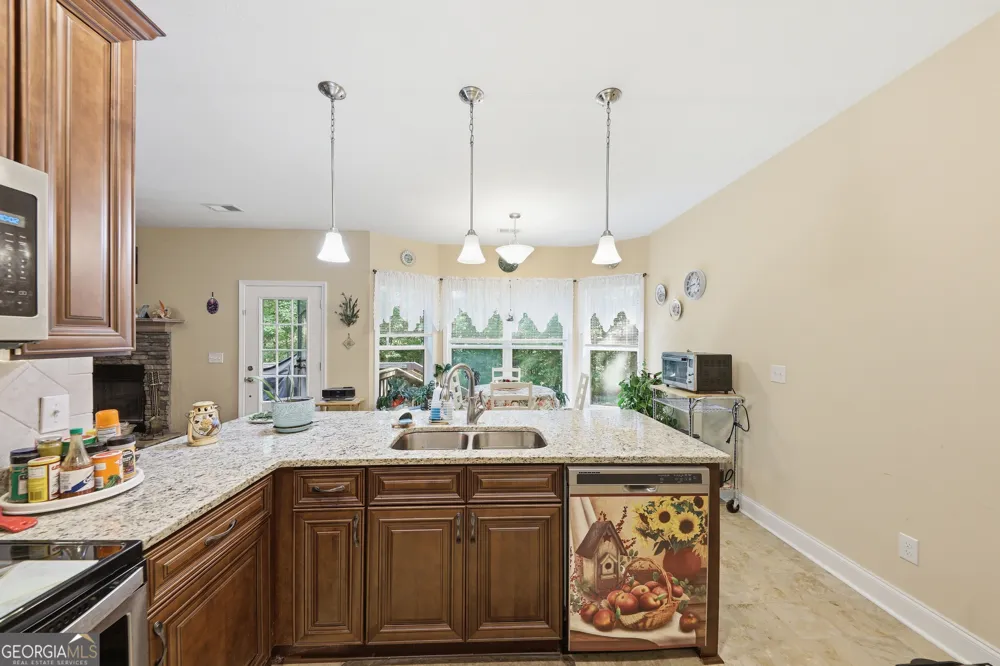 1089 N North Pointe DR Tignall, GA 30668
