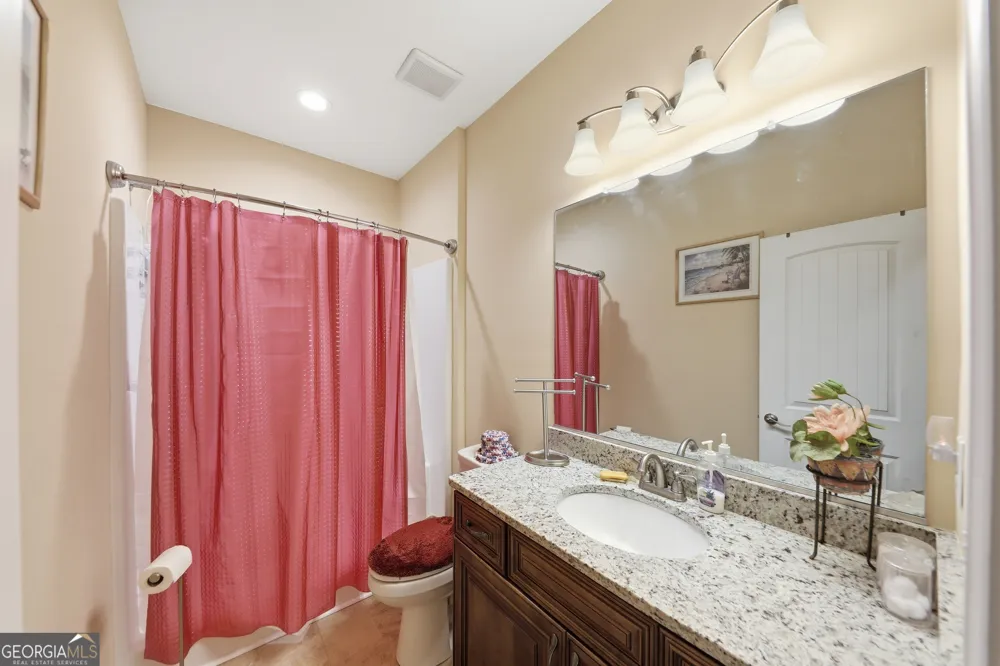 1089 N North Pointe DR Tignall, GA 30668
