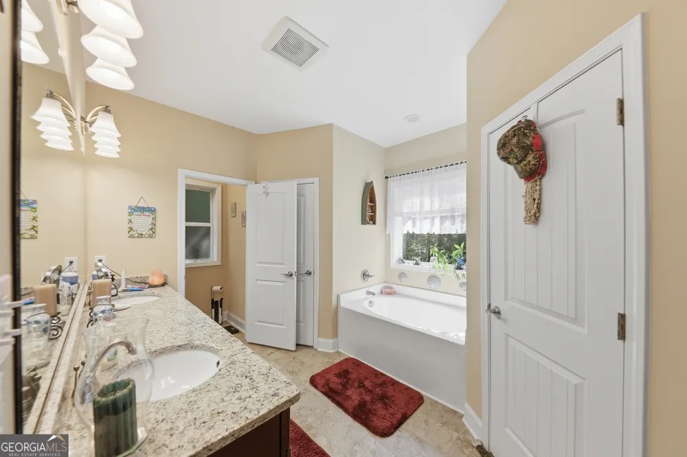 1089 N North Pointe DR Tignall, GA 30668
