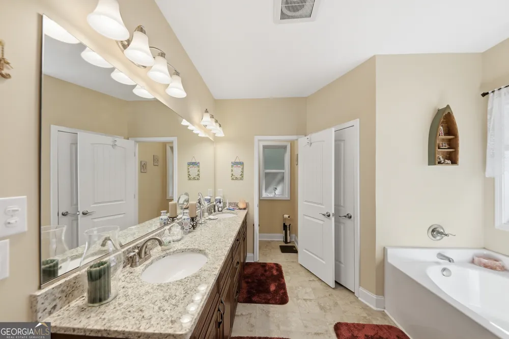 1089 N North Pointe DR Tignall, GA 30668