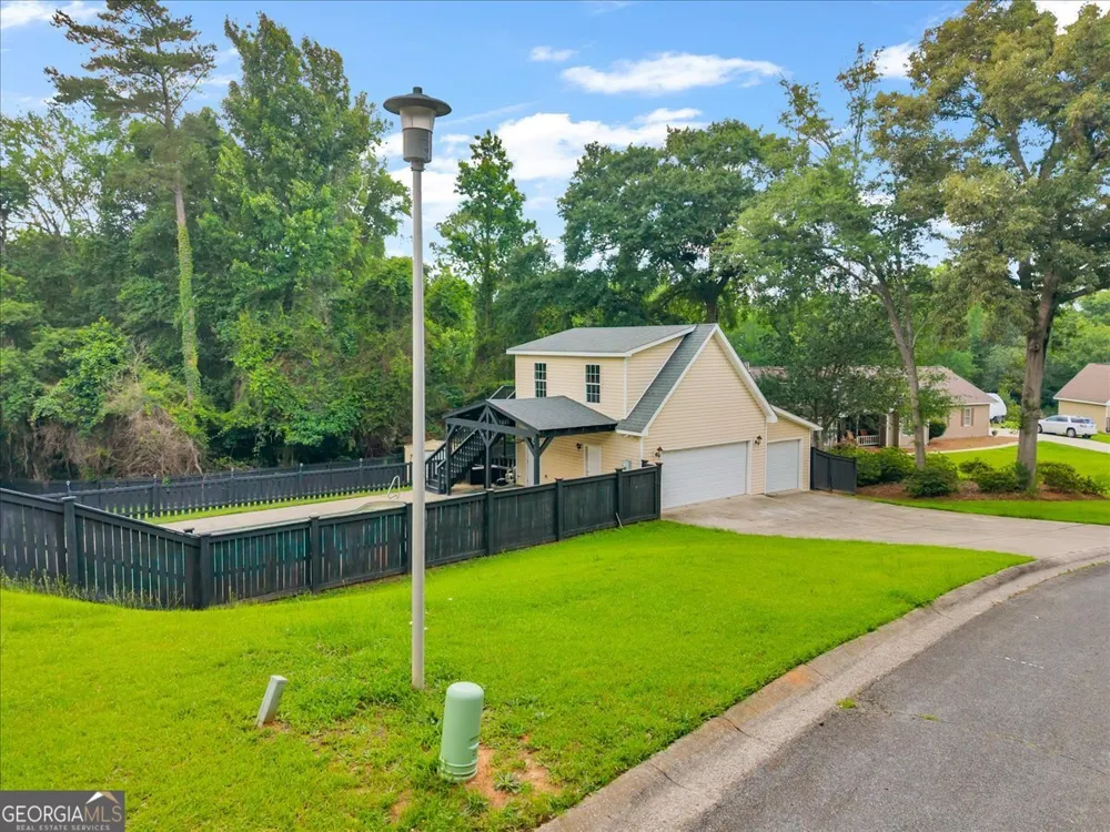222 Blue Ridge LN Warner Robins, GA 31088
