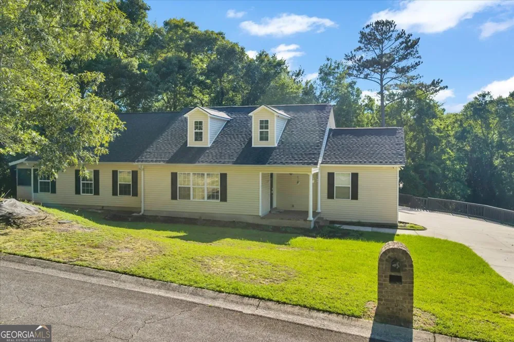 222 Blue Ridge LN Warner Robins, GA 31088