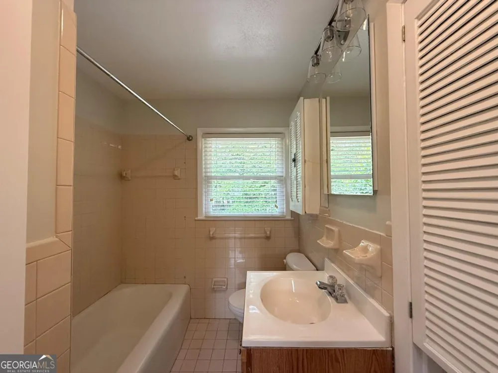 220 High ST Adel, GA 31620