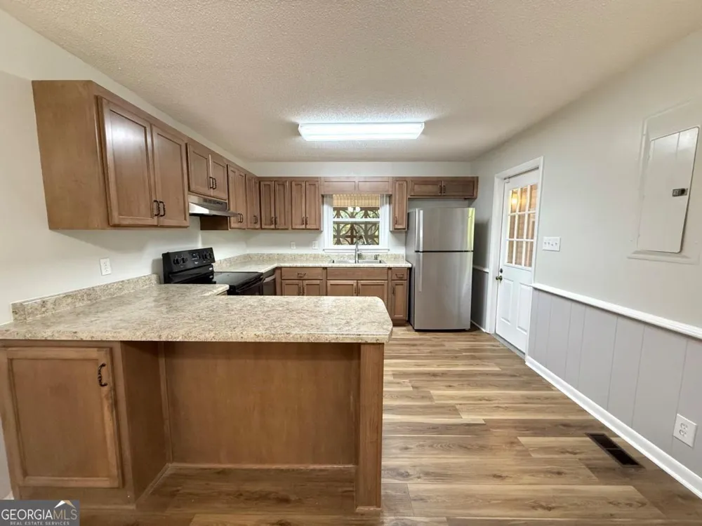 220 High ST Adel, GA 31620