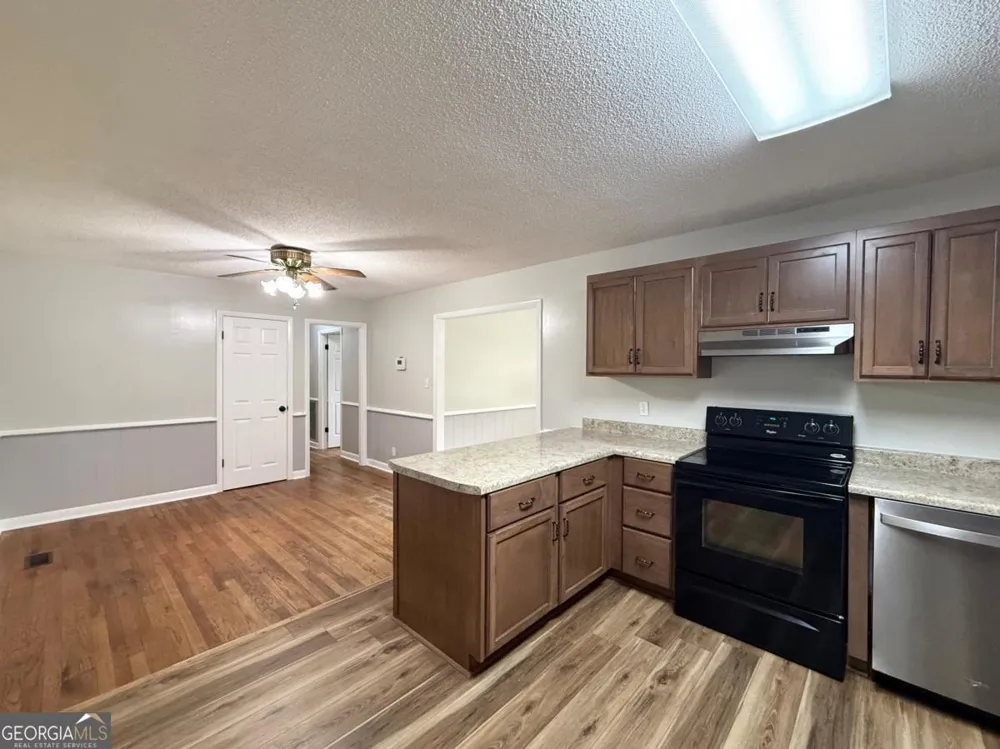 220 High ST Adel, GA 31620
