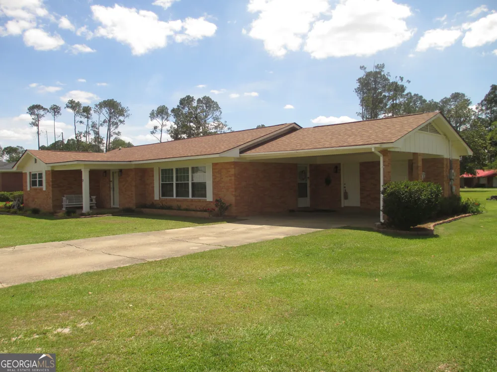 29 Pine Forest AVE Hazlehurst, GA 31539