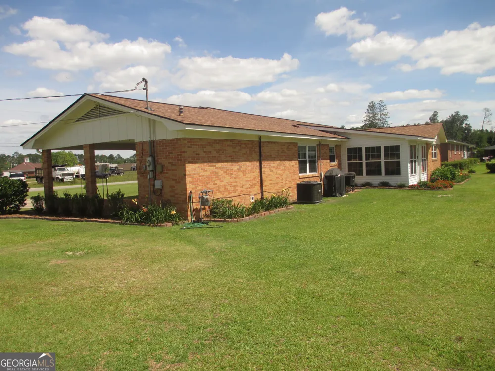 29 Pine Forest AVE Hazlehurst, GA 31539