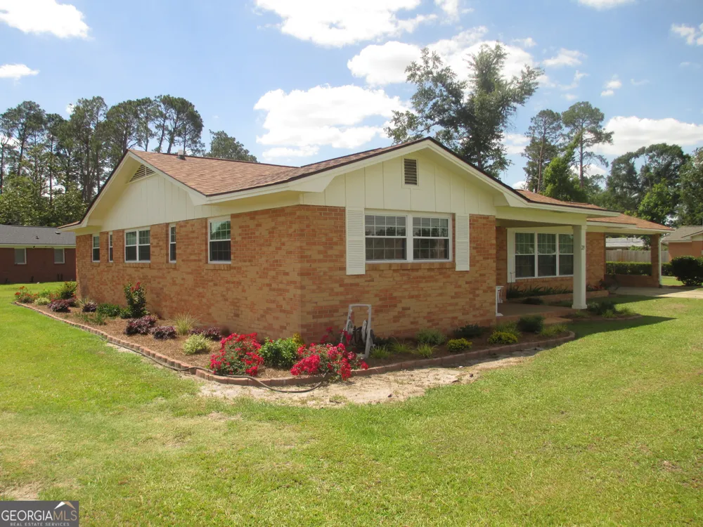 29 Pine Forest AVE Hazlehurst, GA 31539
