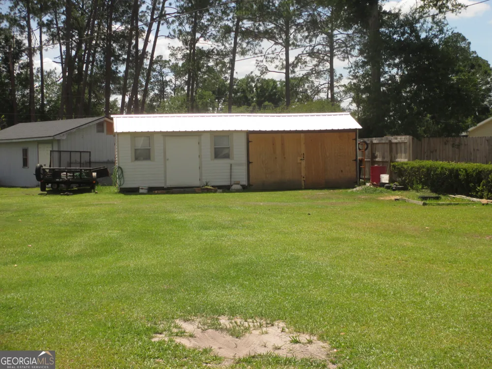29 Pine Forest AVE Hazlehurst, GA 31539