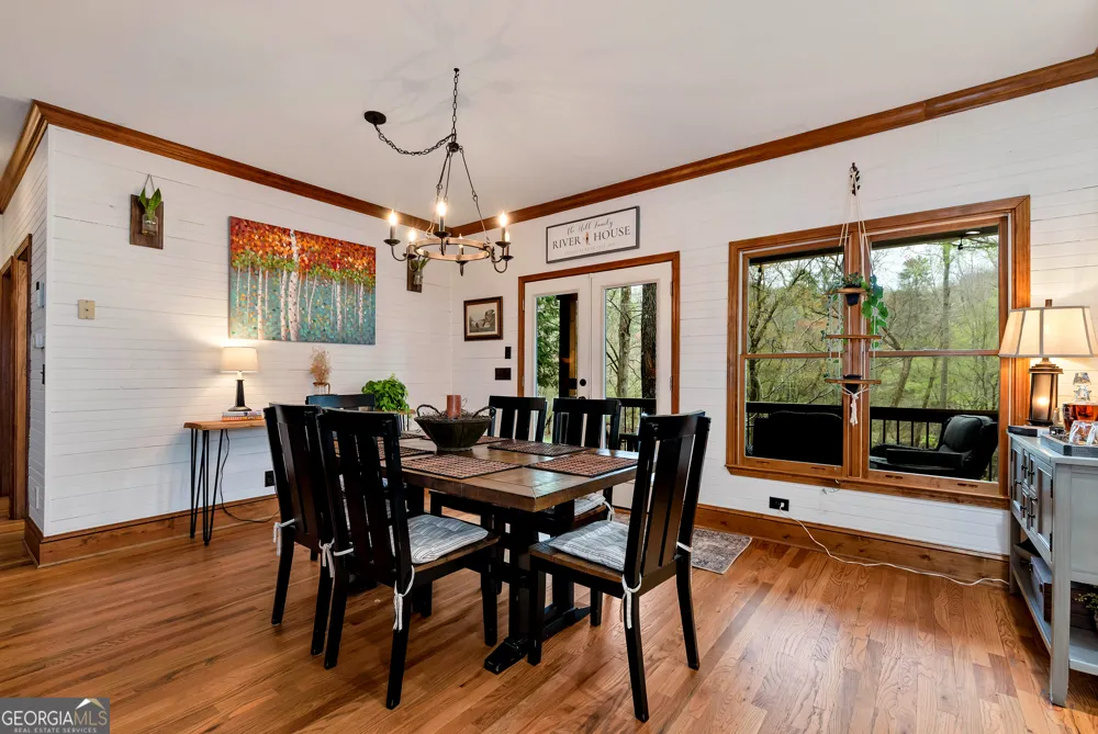 1060 Golden AVE Dahlonega, GA 30533