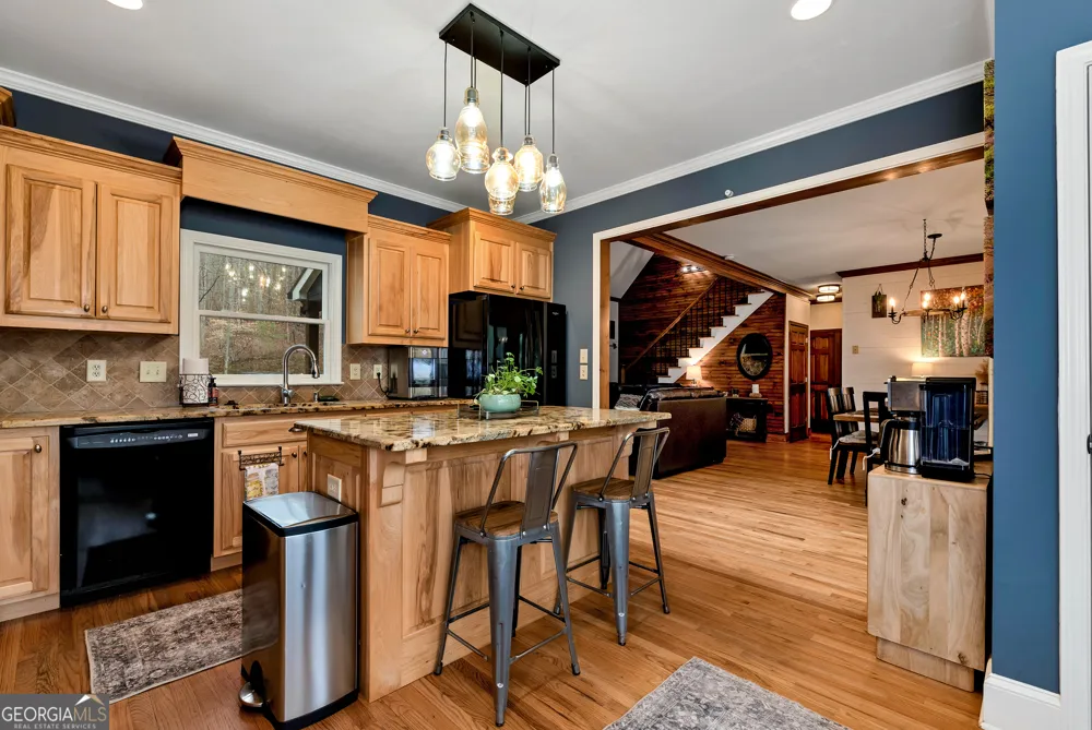 1060 Golden AVE Dahlonega, GA 30533