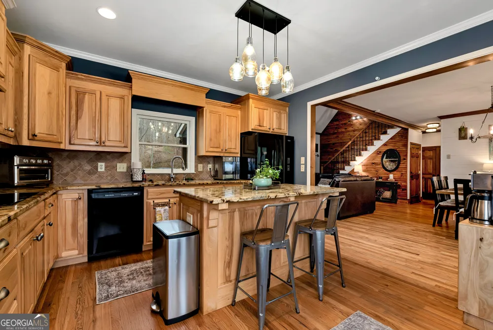 1060 Golden AVE Dahlonega, GA 30533