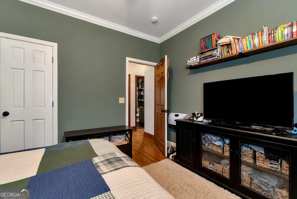 1060 Golden AVE Dahlonega, GA 30533