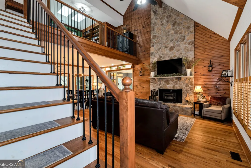 1060 Golden AVE Dahlonega, GA 30533