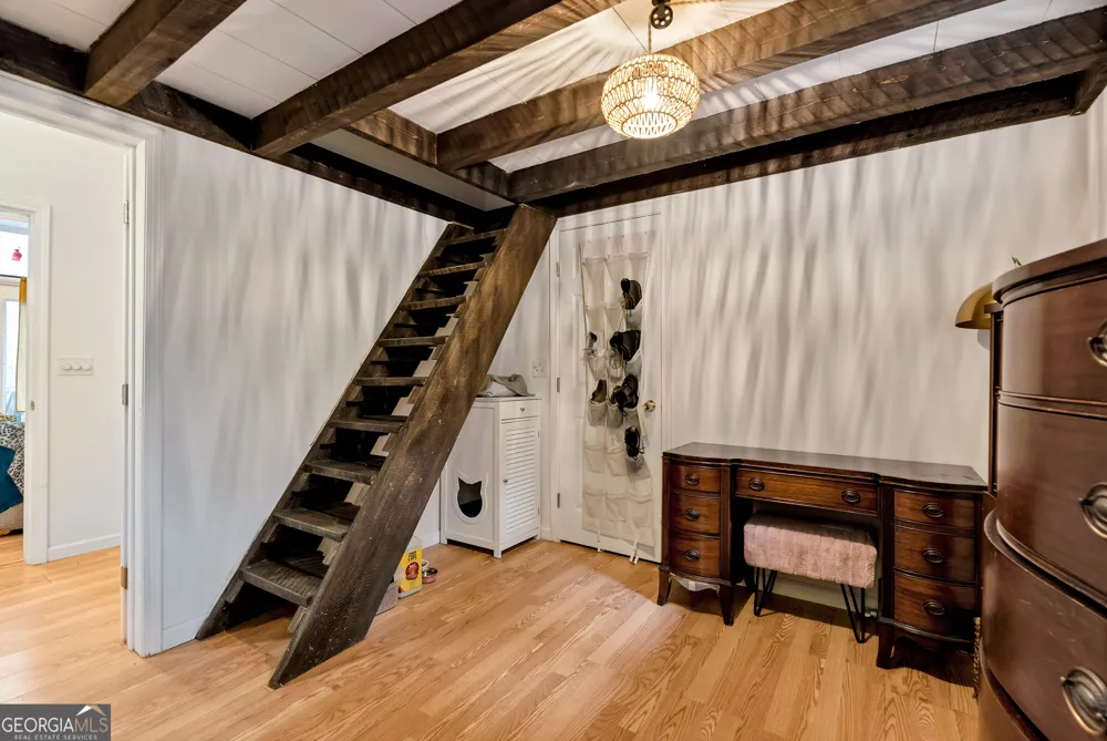 1060 Golden AVE Dahlonega, GA 30533