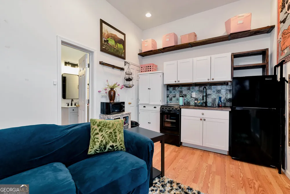 1060 Golden AVE Dahlonega, GA 30533