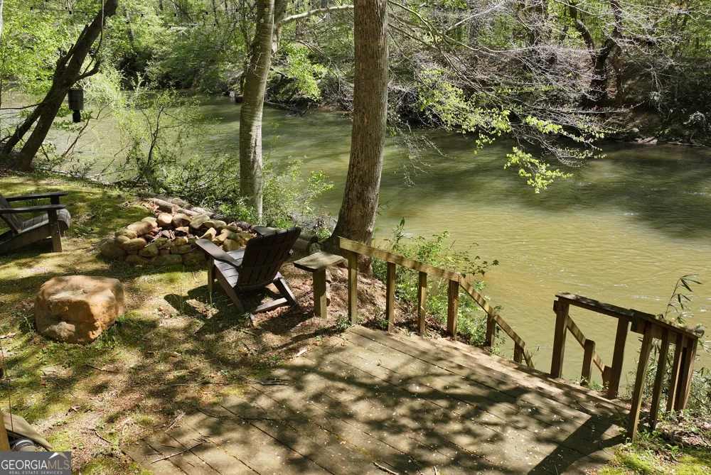 1060 Golden AVE Dahlonega, GA 30533