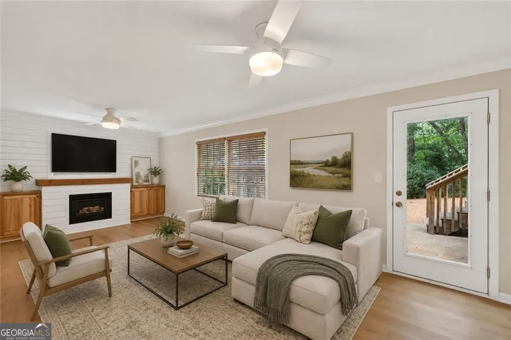 2037 Longview WAY Chamblee, GA 30341
