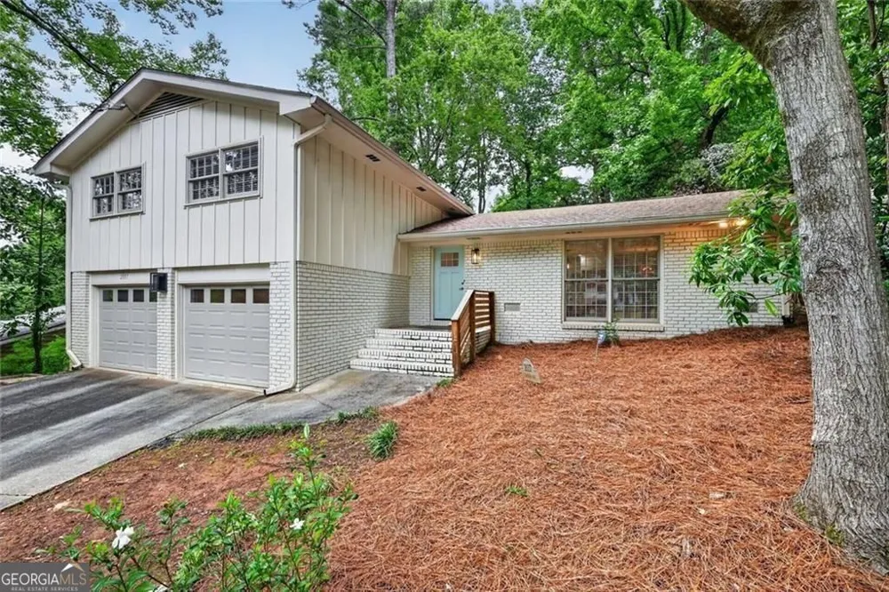 2037 Longview WAY Chamblee, GA 30341